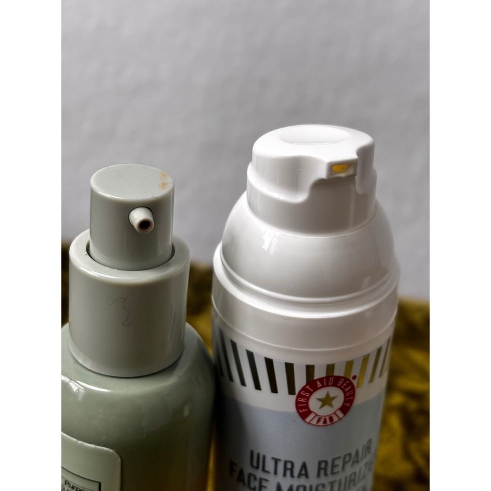 Versed Skin Tint SPF 40 First Aid Beauty Ultra Repair Face Moisturizer SPF 30 - Picture 6 of 6